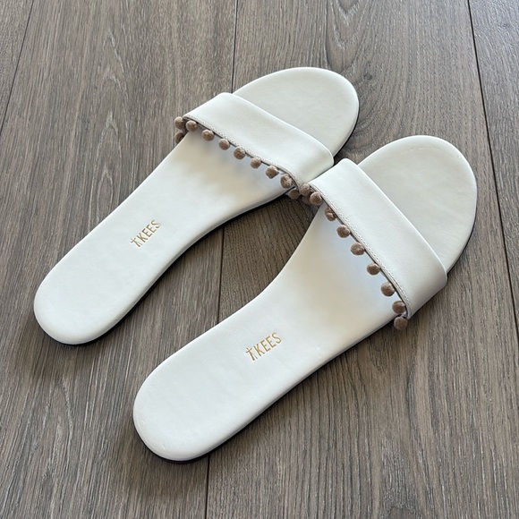 TKEES ALEX Womens Leather Pom-Pom Accent Mule Sandals White Size 11 - Picture 1 of 9